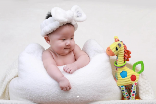 广西宝宝几个月翻身